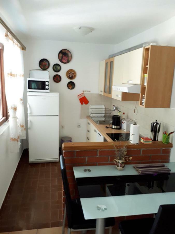 Apartamento Apartman Fox Pirovac Exterior foto