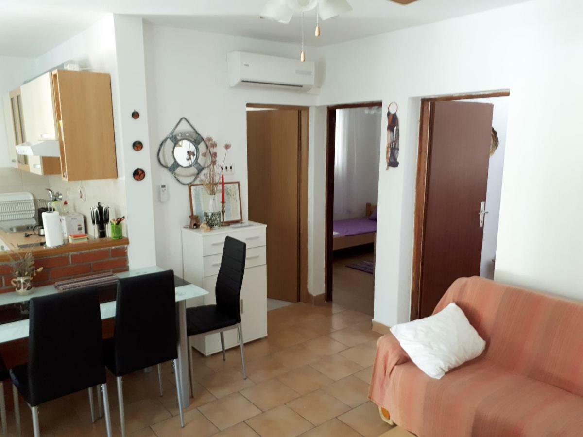 Apartamento Apartman Fox Pirovac Exterior foto