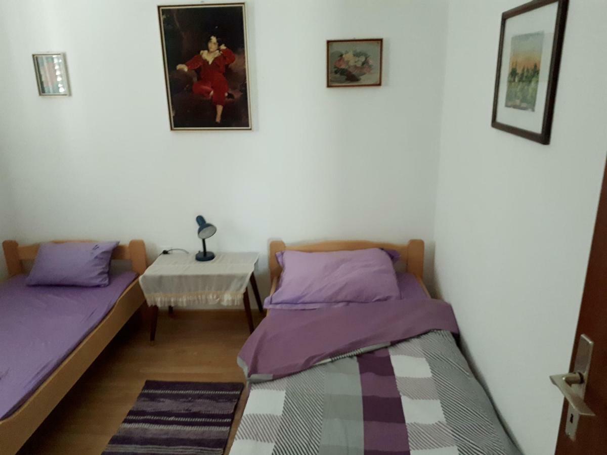 Apartamento Apartman Fox Pirovac Exterior foto
