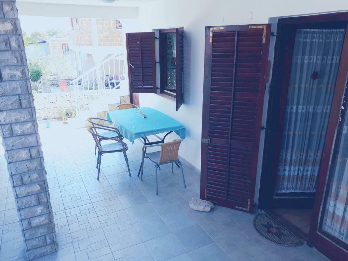 Apartamento Apartman Fox Pirovac Exterior foto